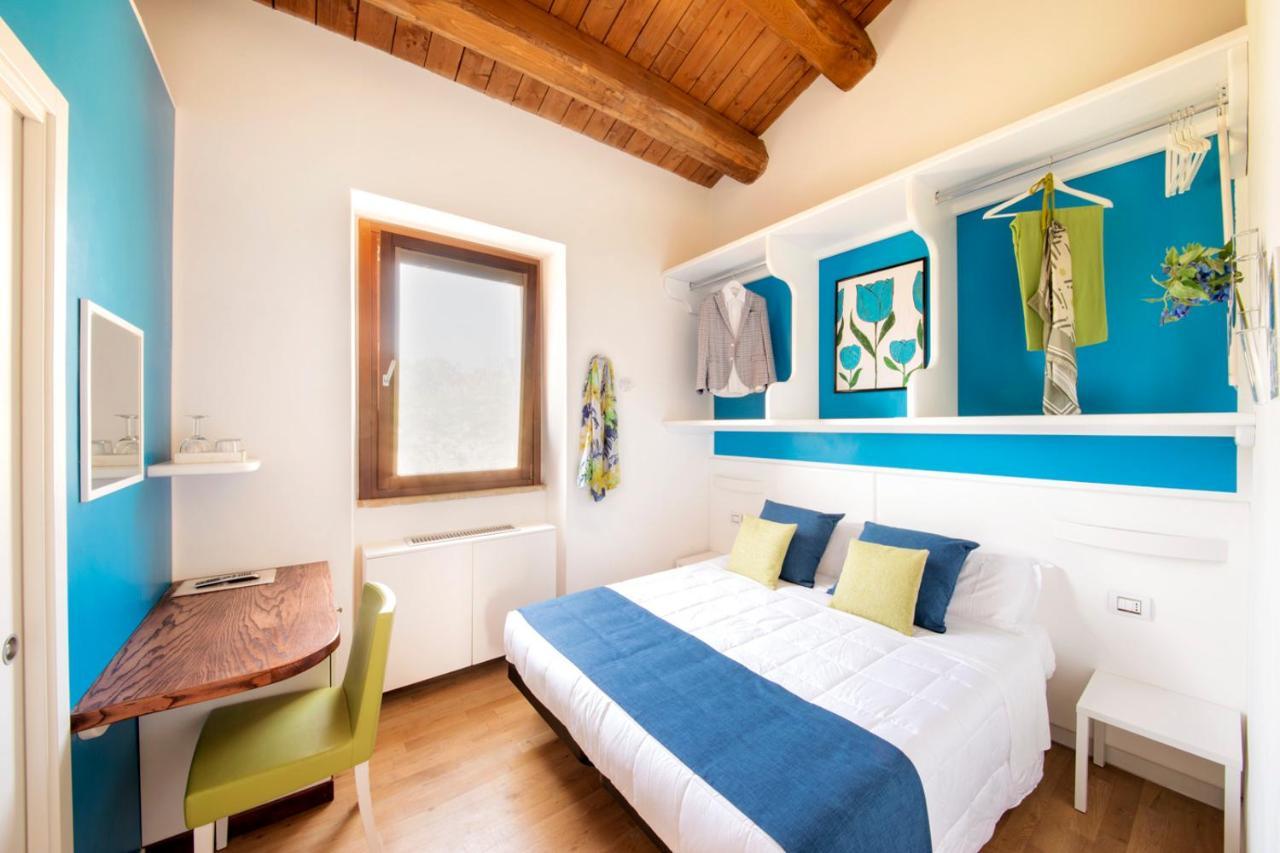 Agrirelais Collelago Farm stay Massignano